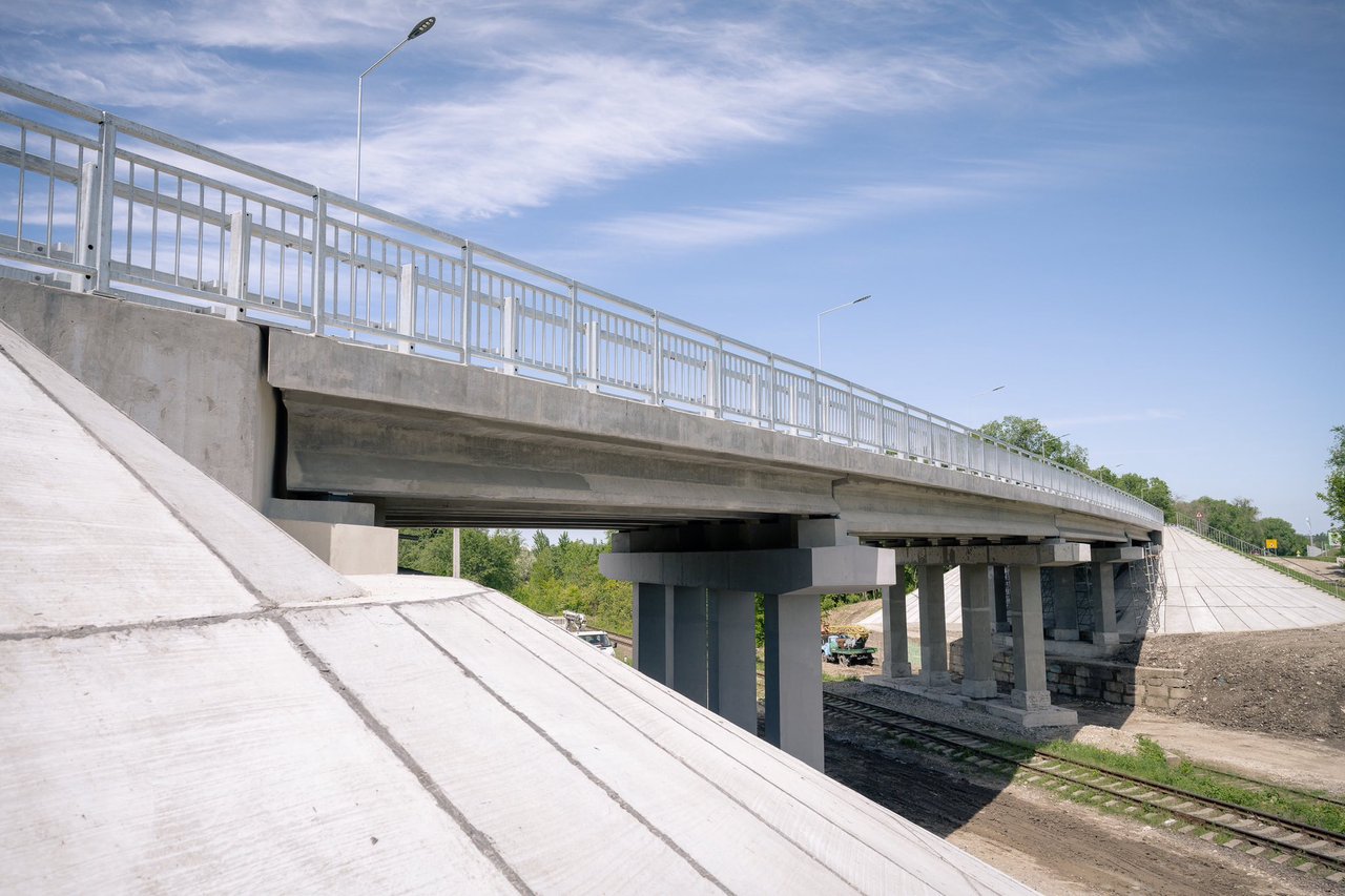 Pasajul peste calea ferată de pe centura municipiului Bălți a fost redeschis circulației după reabilitare