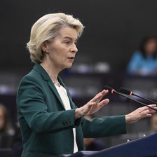 Ursula von der Leyen, în fața unui vot de neîncredere. Două moțiuni vor fi dezbătute și votate în această săptămână în Parlamentul European