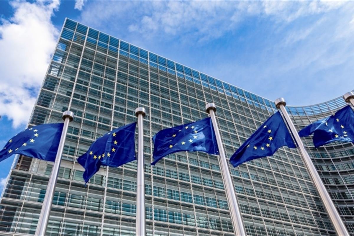 UE ia în calcul construirea centrelor de deportare? Un nou regulament, propus de Comisia Europeană