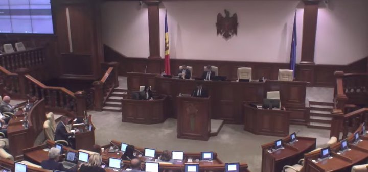 ACTUAL // Deputații Irina Lozovan și Alexandr Nesterovschi au rămas fără imunitate parlamentară