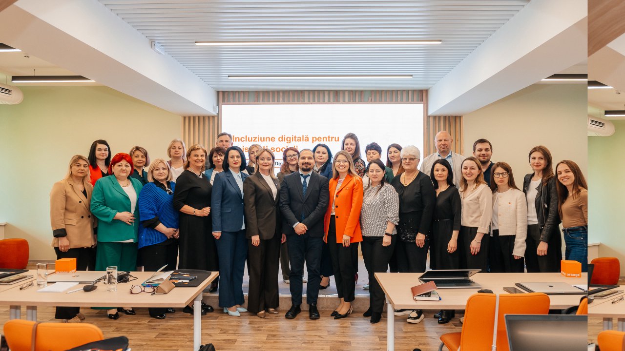 Fundația Orange și Ministerul Muncii și Protecției Sociale lansează instruiri digitale pentru peste 1500 de angajați în sistemul de asistență socială din țară
