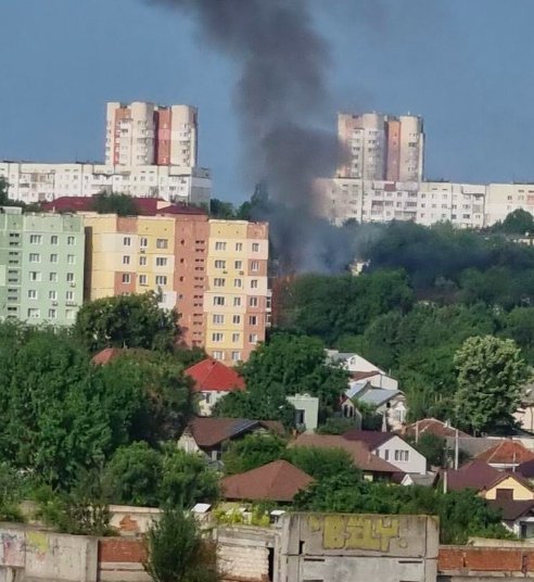 Sectorul Botanica: Incendiu de proporții la un depozit. Grad sporit de intervenție a pompierilor (UPDATE)