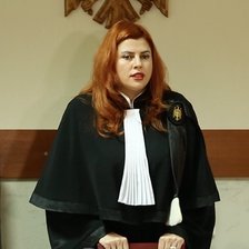 Ar fi lăsat-o pe Tauber să plece în Rusia și a decis rejudecarea lui Platon. Deciziile judecătoarei Olga Bejenari