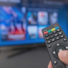 Sub lupa CA: Consiliul constată că aplicația „HaiTV” retransmite posturi TV rusești și belaruse interzise în R. Moldova