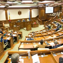Deputații s-au întrunit în ședință plenară. Pe ordinea de zi - mai multe proiecte de rezonanță (LIVE)