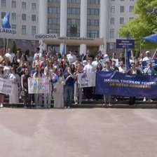 „În Europa am încăput, de la Nistru până la Prut”. Zeci de tineri, la marșul „pentru viitorul european”, în centrul capitalei