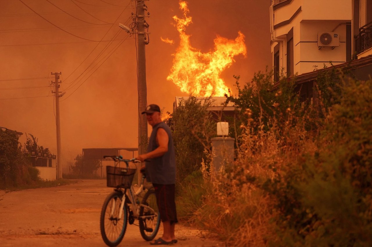 Incendii de vegetație în Turcia: Pompierii intervin pentru a doua zi consecutiv în provincia Izmir (VIDEO)