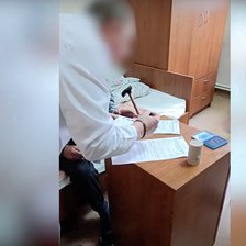 Comrat: Doi ani închisoare cu suspendare pentru medicul care ar fi votat în locul bătrânilor la un azil 