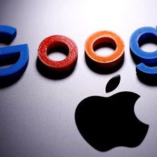 Google accelerează în domeniul AI, iar Apple se confruntă cu întârzieri și critici
