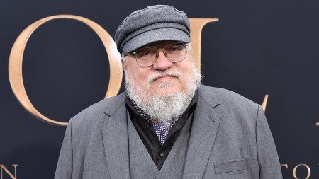 Autorul Games of Thrones se alătură scriitorilor care dau în judecată compania OpenAI, creatoarea ChatGPT
