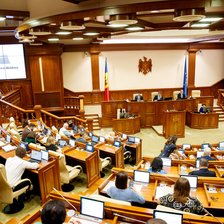 Promo-LEX: Partidele au declarat venituri de 70 milioane de lei. Donațiile s-au triplat, dar banii publici rămân principala sursă