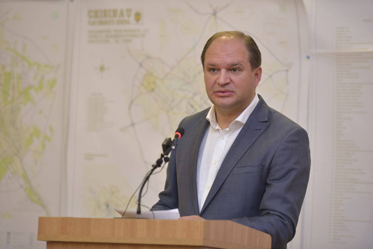 Ceban și presa: Edilul vrea un monument al „presei nelibere”. ONG-urile de media condamnă campania de intimidare inițiată de primar