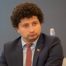 Coletele de pe „Temu” și „Joom”, vizate de posibile reglementări. Marian: „Produsele, extrem de ieftine. Afectează activitatea agenților economici locali”