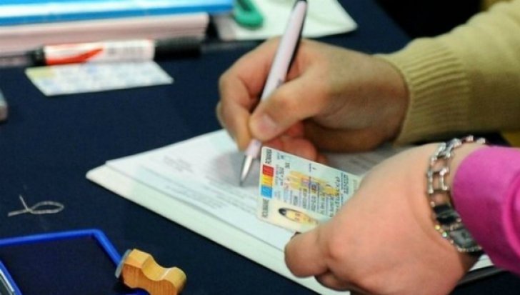 Votat! La o adresă de domiciliu pot fi înregistrate cu cartea de identitate maximum 10 persoane, a stabilit Camera Deputaților din România