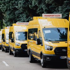 Zece școli din satele din țară vor avea microbuze moderne
