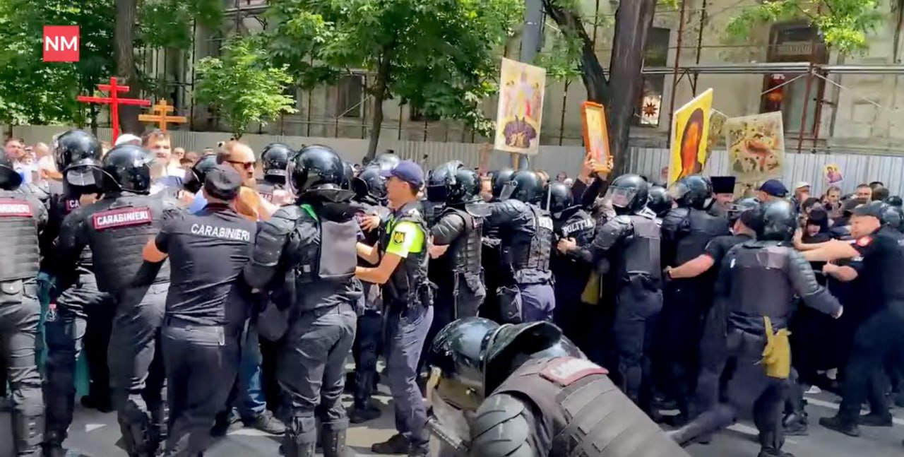 MAI: Provocări organizate la marșurile din 15 iunie. Peste 10 polițiști și carabinieri agresați 