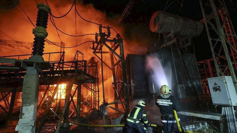 The Economist: Atacurile rusești asupra infrastructurii energetice a Ucrainei și cum a reușit Kievul să păstreze lumina aprinsă 