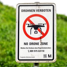 Germania va permite poliției federale să doboare dronele considerate periculoase