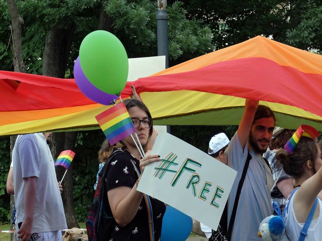 Decizie CEDO: România trebuie să recunoască și să protejeze familiile formate din persoane de același sex