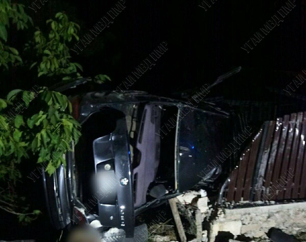 Camenca: Cinci victime după ce un minor care conducea mașina a pierdut controlul asupra volanului