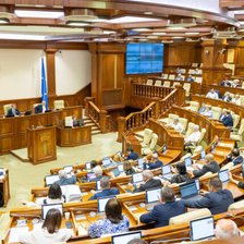 La final de mandat, deputații din Legislatura a XI-a cer viitorului Parlament să continue drumul R. Moldova spre UE