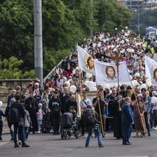Același subiect, locații diferite. PSRM și Tarlev anunță manifestații în numele familiei, pe 15 iunie