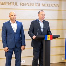 PSRM dă vina pe oamenii legii pentru altercațiile din centrul capitalei. Voicu: „Asemenea situații nu vor fi tolerate de următoarea guvernare”