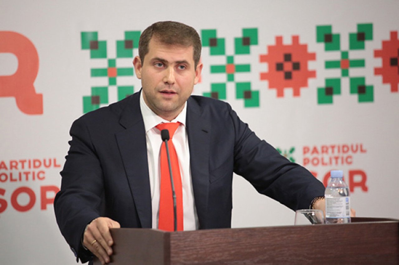 Ilan Șor, pe cale să rămână fără mandat de deputat. Comisia juridică a Parlamentului a aprobat raportul