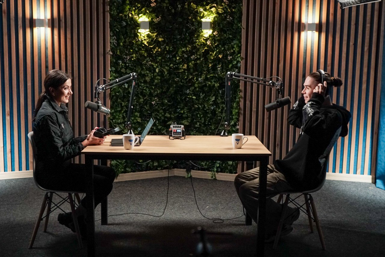 VB Talks | Podcast by Victoriabank | Dana Ciobanu & SATOSHI: „Orice experiență de viață poate fi convertită în artă” (VIDEO)