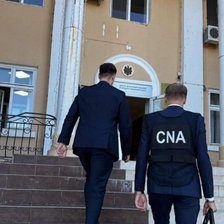 Percheziții la Taraclia: Suspiciuni de abuz în serviciu în reparația drumurilor