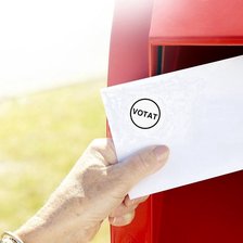 CEC: Peste 800 de cetățeni s-au înregistrat pentru votul prin corespondență la alegerile parlamentare
