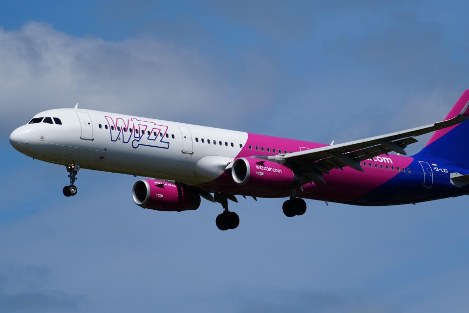 Wizz Air: Zborurile ar putea fi mai scumpe, dacă companiilor le va fi interzisă facturarea bagajelor de mână