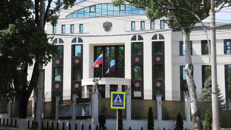 Numărul de diplomați ruși aflați la Chișinău ar putea fi redus. Reacția președintelui Parlamentului