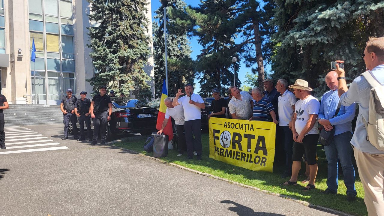 „Nu avem altă soluție”. Fermierii au ieșit  din nou la protest (VIDEO)