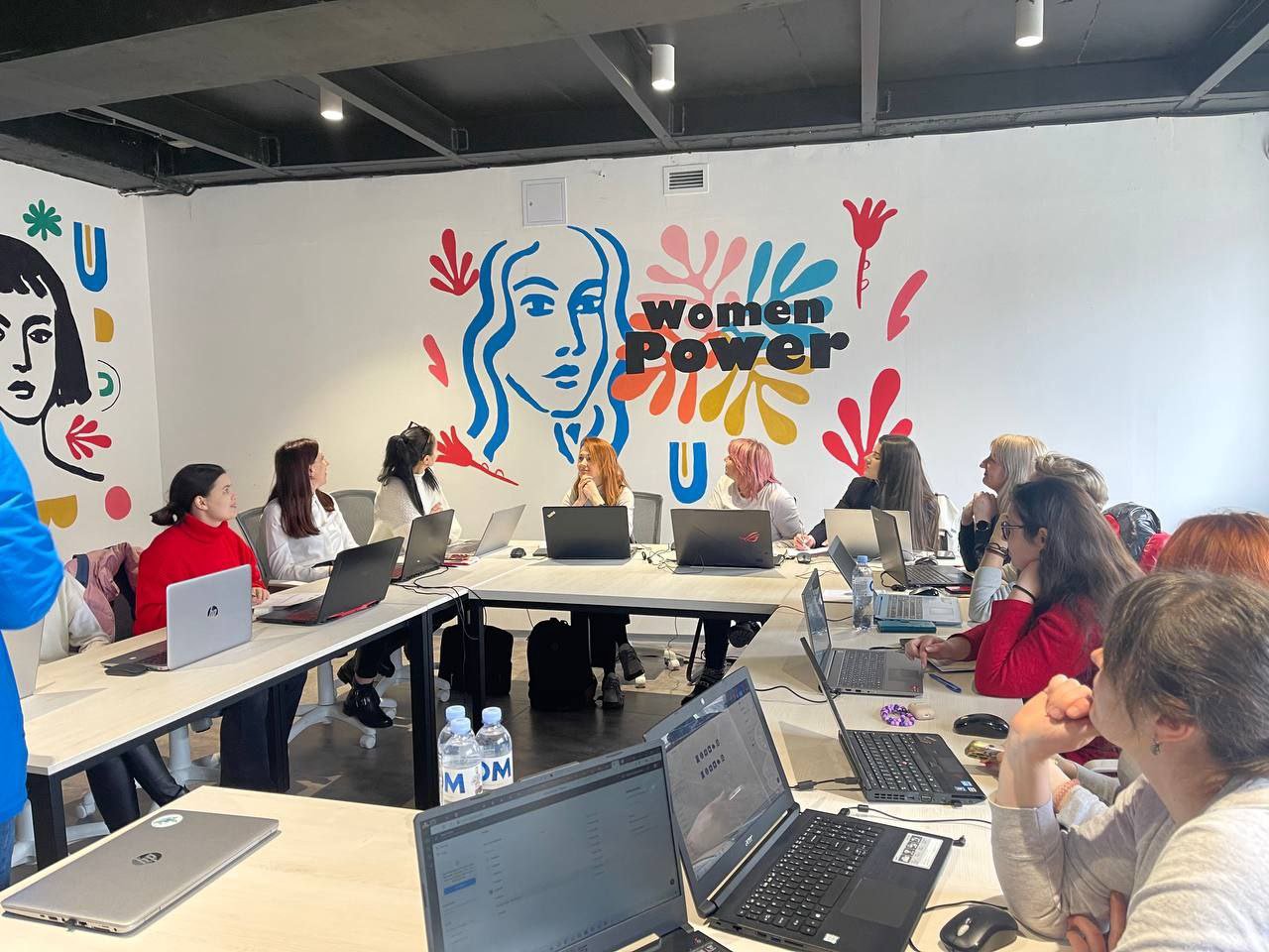 „Women in online work” – program regional de pregătire a femeilor în IT