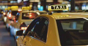Reglementarea activității companiilor de taxi. Deținătorii de platforme de comenzi de taxi vor trebui să se înregistreze juridic în R. Moldova