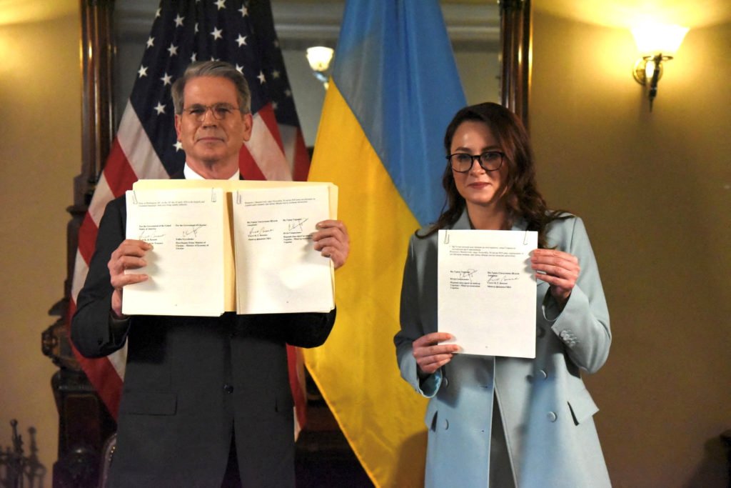 Parlamentul Ucrainei a ratificat acordul privind mineralele rare dintre Washington și Kiev