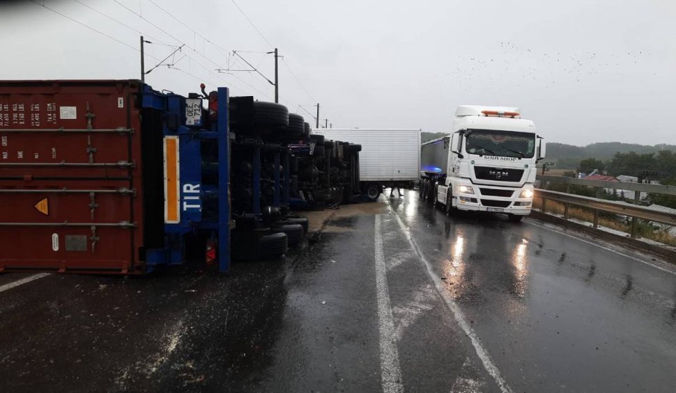 Accident rutier în Galați: Un moldovean, aflat la volanul uni TIR, a decedat (FOTO)