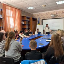 „Dincolo de bule” la Sireți: Discutăm cum spargem o bulă informațională și care sunt riscurile pentru o comunitate (VIDOE)