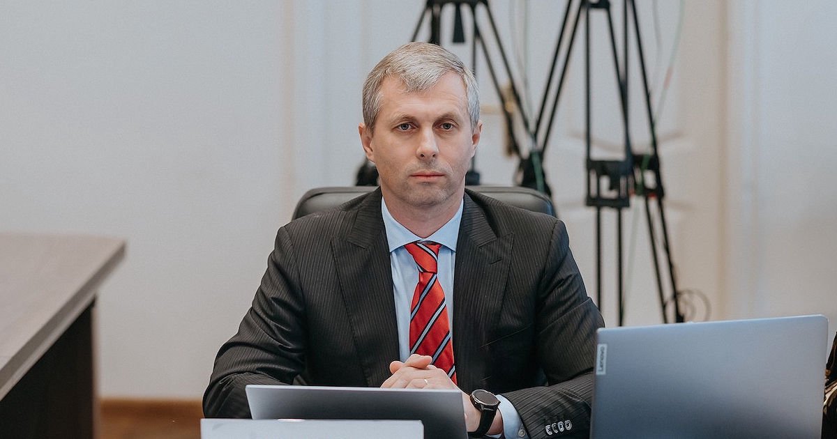 Judecătorul CSJ Vladislav Gribincea își vinde cele două automobile Tesla: „Nu mă întrebați de ce, e evident”