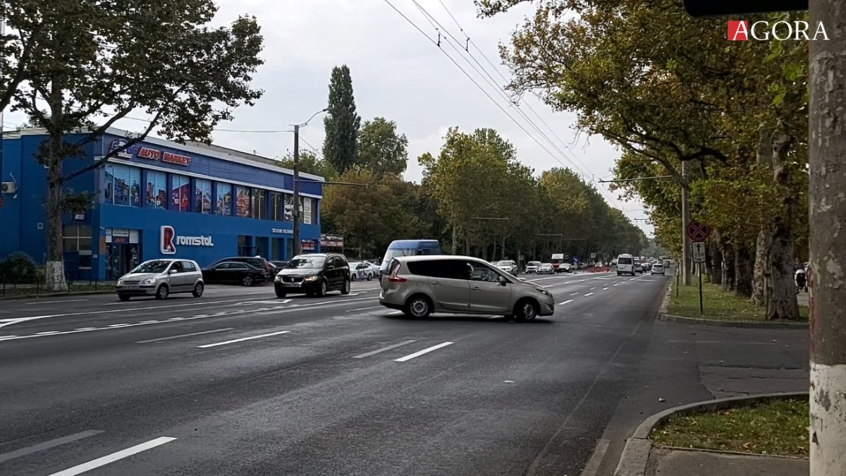 S-au răzgândit? Marcajul de pe Calea Ieșilor a fost din nou modificat. A reapărut locul de întoarcere (VIDEO)