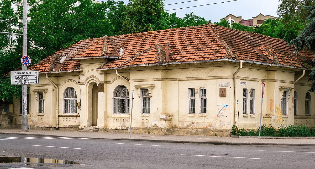 Finalitate în epopeea clădirii desinate Centrului Cultural „Eugen Doga”. Statul transmite edificiul în gestiunea Primăriei Chișinău