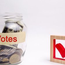 Femeie din Drochia, condamnată pentru coruperea alegătorilor. Ar fi oferit bani și promisiuni de majorare a pensiilor