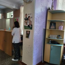 Angajați ai Primăriei Chișinău, promovați pe un afiș expus într-un liceu. Ministrul Educației reacționează (FOCUS)
