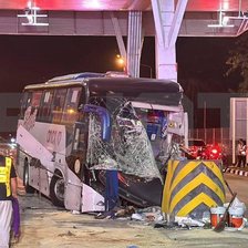 Un autocar cu turiști, implicat într-un accident în Thailanda. Peste 20 de persoane au fost rănite (VIDEO)