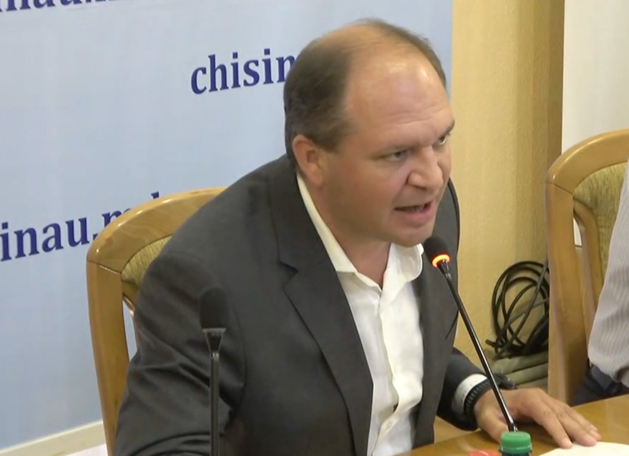 Ceban: „Afară, mizeriilor!”. Scandal la CMC, după ce primarul a întrerupt ședința (VIDEO)