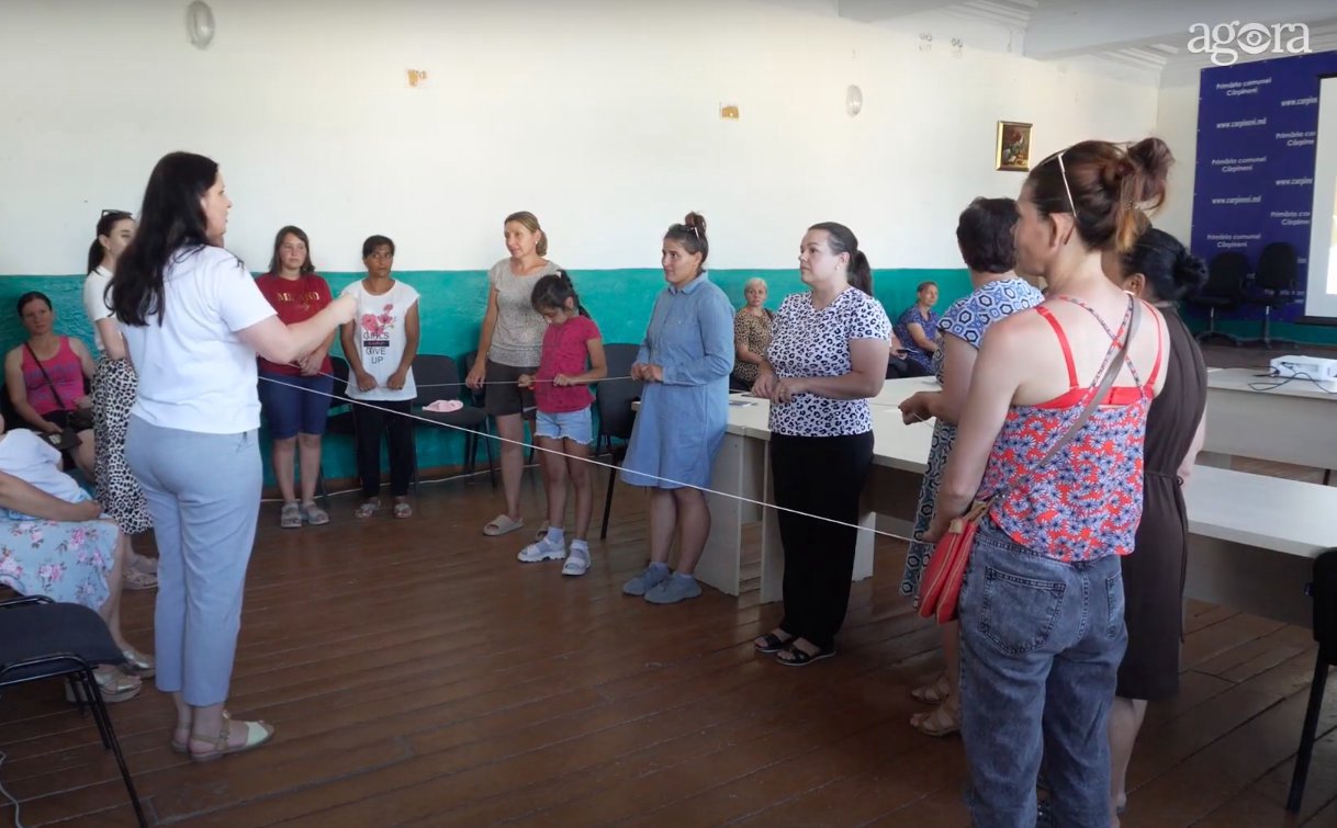 „Dincolo de bule” la Cărpineni: Un exercițiu de empatie și toleranță într-o comunitate de peste 10.000 de oameni (VIDEO)