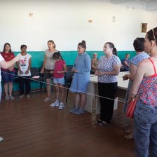 „Dincolo de bule” la Cărpineni: Un exercițiu de empatie și toleranță într-o comunitate de peste 10.000 de oameni (VIDEO)