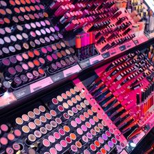 Produse cosmetice cu substanțe interzise, retrase de pe piață. ANSP avertizează asupra riscurilor pentru sănătate