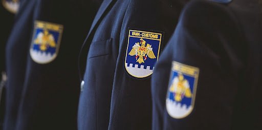 Încă 30 de zile de arest pentru funcționarii vamali, acuzați de corupție. Șeful Postului Vamal Căușeni, plasat în arest la domiciliu